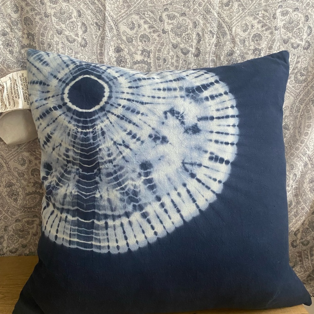 Lauren Ralph Lauren Blue Gavin Yarn Dye Tie Dye Feather Pillow 20x20 NWT $170